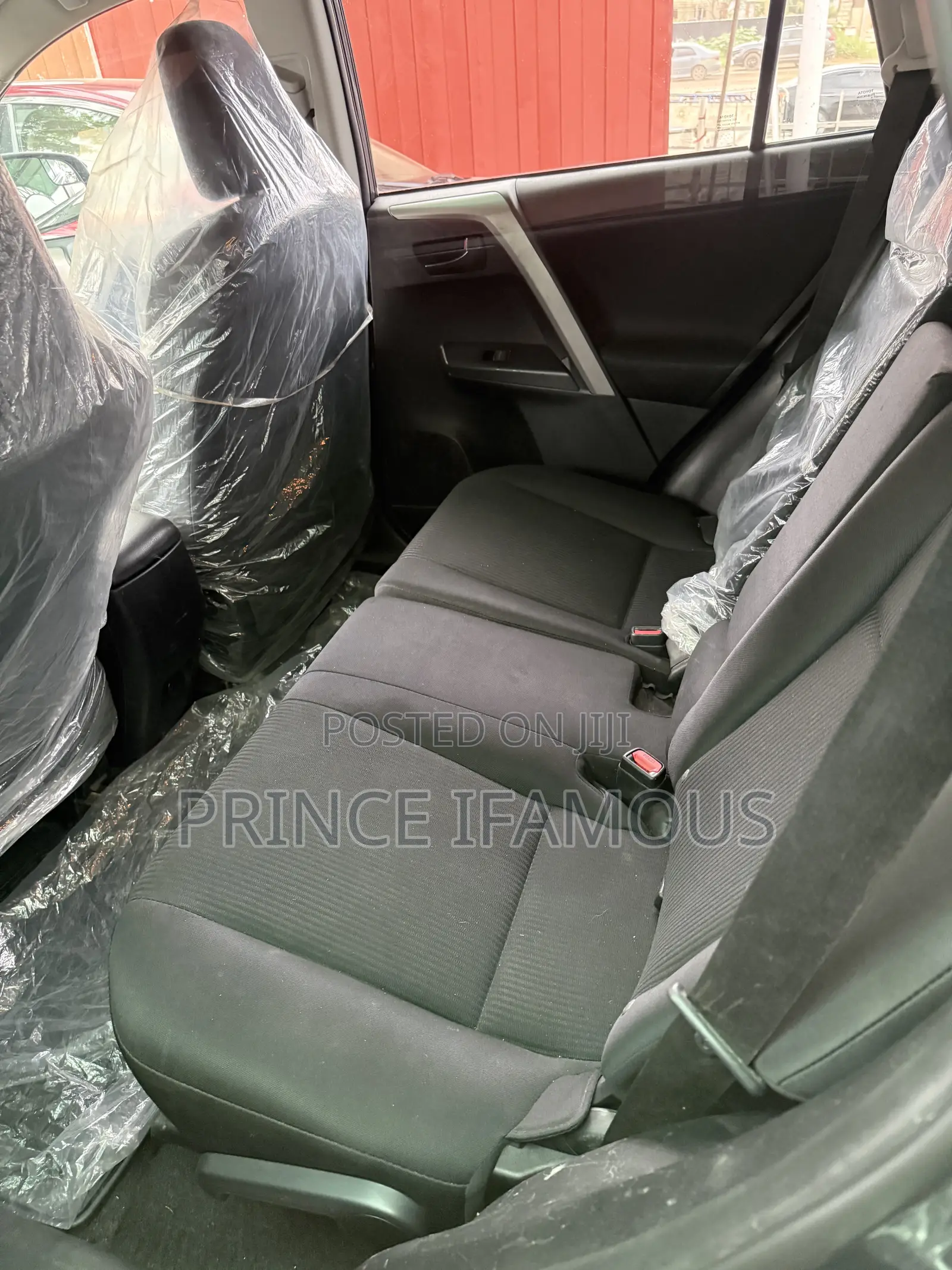 Toyota RAV4 LE 4dr SUV AWD (2.5L 4cyl 6A) 2018 Gray
