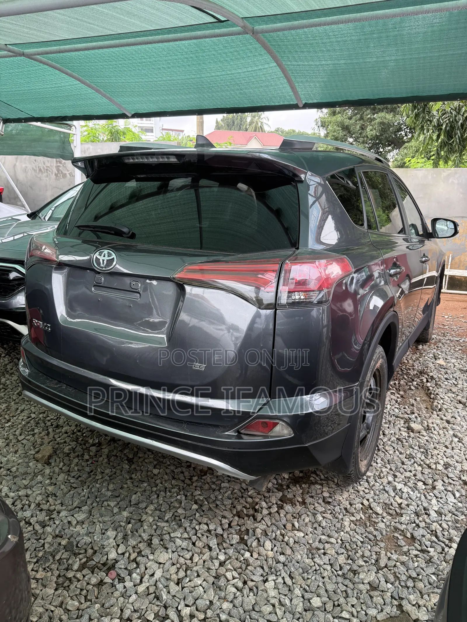 Toyota RAV4 LE 4dr SUV AWD (2.5L 4cyl 6A) 2018 Gray