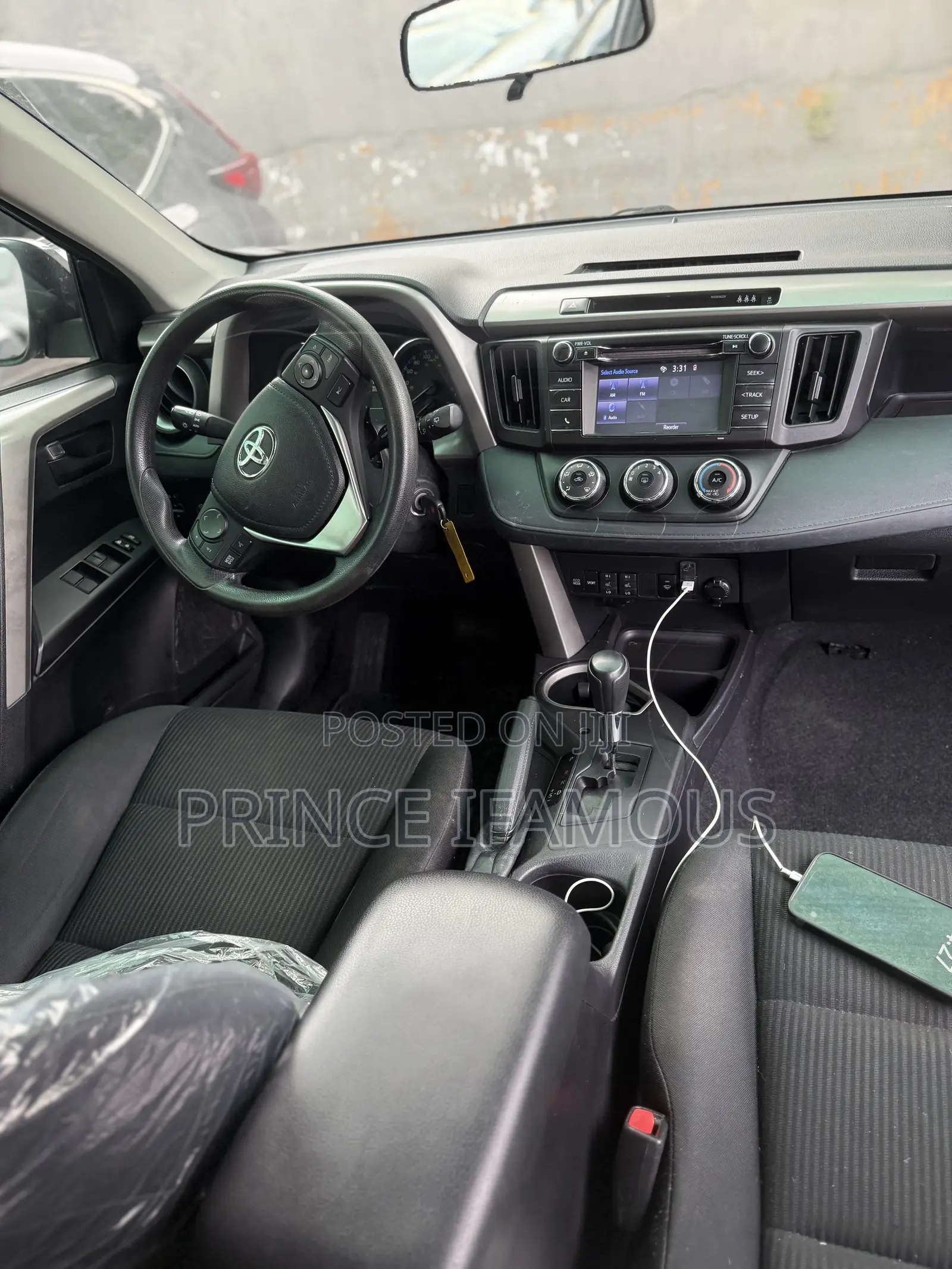 Toyota RAV4 LE 4dr SUV AWD (2.5L 4cyl 6A) 2018 Gray