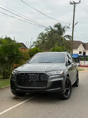 Audi Q7 Premium 2021 Gray