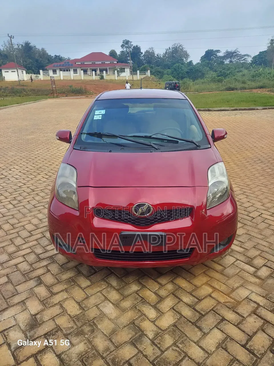 Toyota Vitz 2011 Red