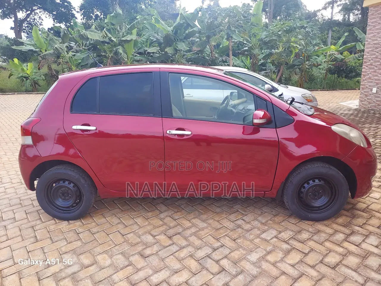 Toyota Vitz 2011 Red
