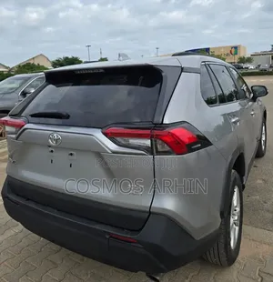 Toyota RAV4 2021 Gray