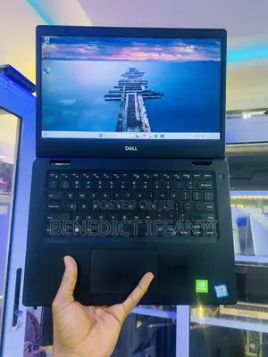 Laptop Dell Latitude 3400 8GB Intel Core i7 SSD 256GB