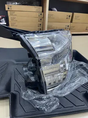 Toyota Voxy Headlight 2011/12/13