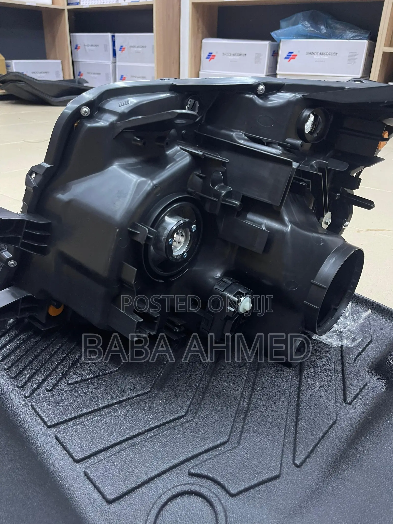 Toyota Voxy Headlight 2011/12/13