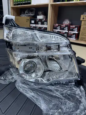 Toyota Voxy Headlight 2011/12/13