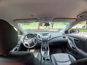 Hyundai Avante 2015 Black