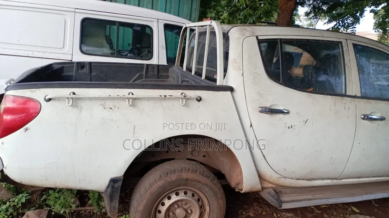 Mitsubishi L200 2005 White