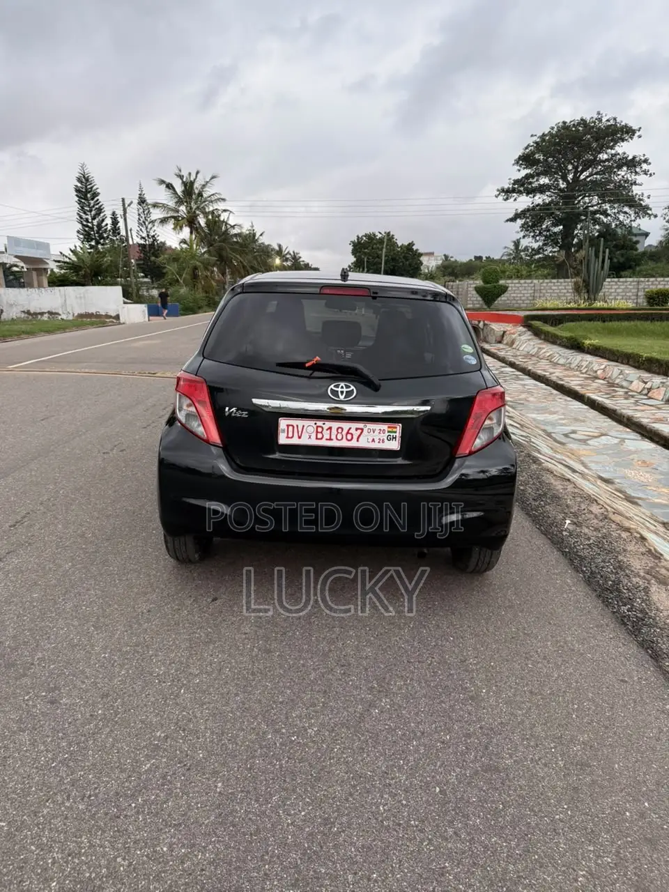 Toyota Vitz 1.3 FWD 5dr 2012 Black
