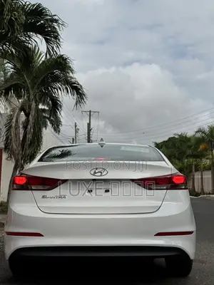 Hyundai Elantra 2018 White