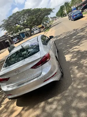 Hyundai Elantra SEL 2018 Silver