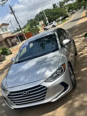 Hyundai Elantra SEL 2018 Silver