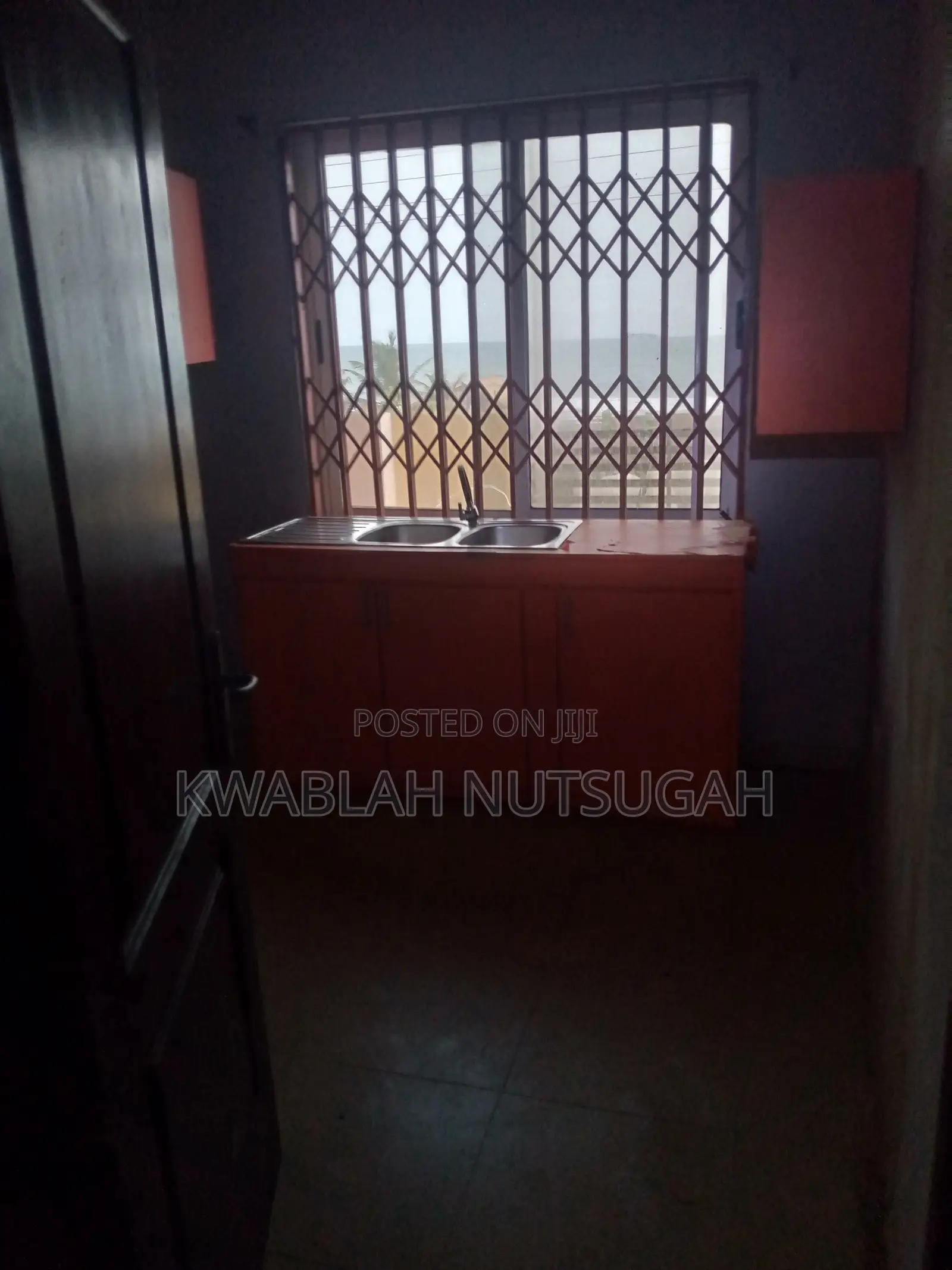 1bdrm Room & Parlour in Cold Store for rent