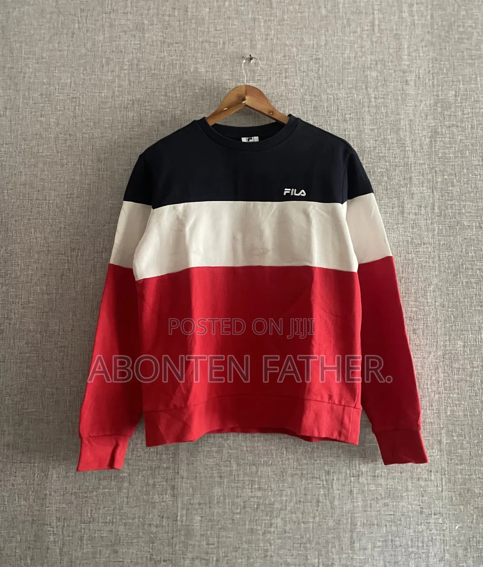 Round Neck Sweatshirt