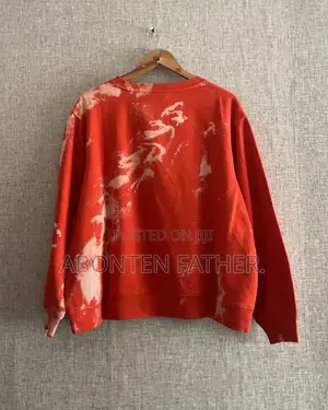 Round Neck Sweatshirt