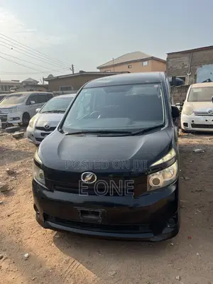 Toyota Voxy V 2WD 8-Seater 2010 Black