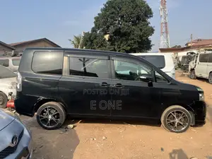 Toyota Voxy V 2WD 8-Seater 2010 Black