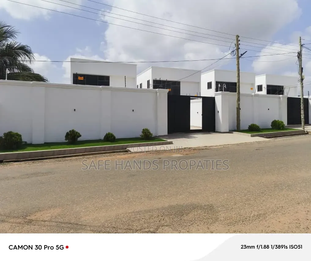 Furnished 5bdrm House in Botwe, Accra Metropolitan for sale