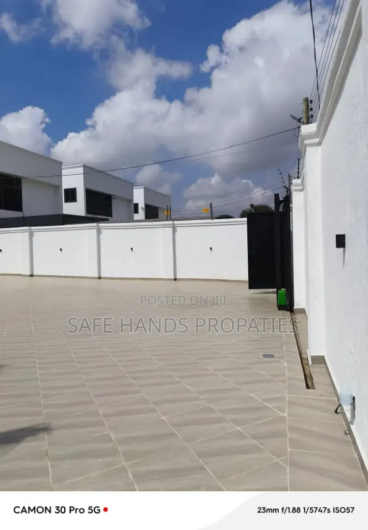 Furnished 5bdrm House in Botwe, Accra Metropolitan for sale