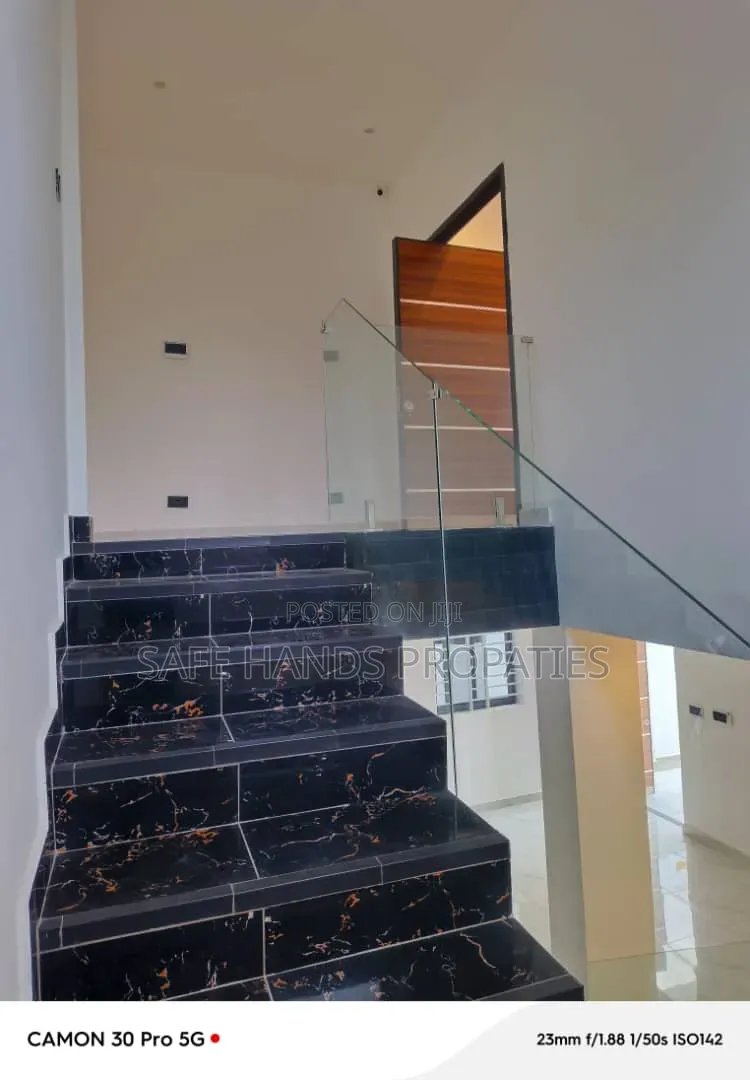 Furnished 5bdrm House in Botwe, Accra Metropolitan for sale