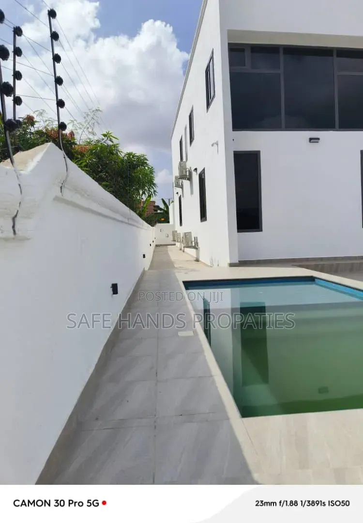Furnished 5bdrm House in Botwe, Accra Metropolitan for sale