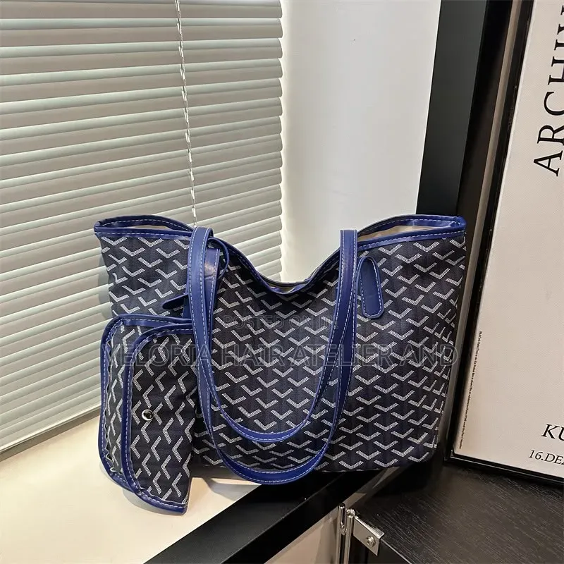 Ladies Tote Bag With a Purse