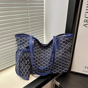 Ladies Tote Bag With a Purse