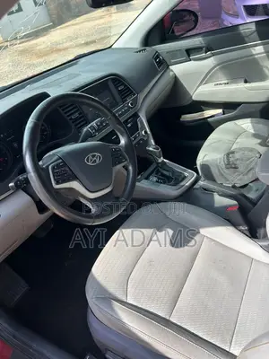 Hyundai Elantra Limited Sedan FWD (2.0L 4cyl 6A) 2017 Red