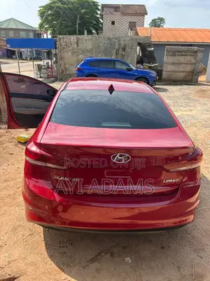 Hyundai Elantra Limited Sedan FWD (2.0L 4cyl 6A) 2017 Red
