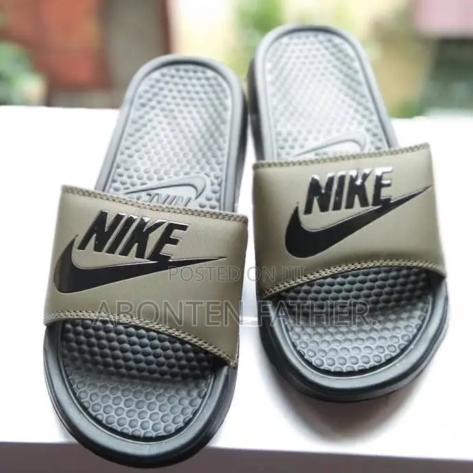 Nike Benassi