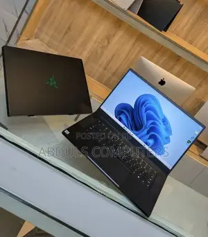 Laptop Razer Blade Advanced 16GB Intel Core i7 SSD 512GB