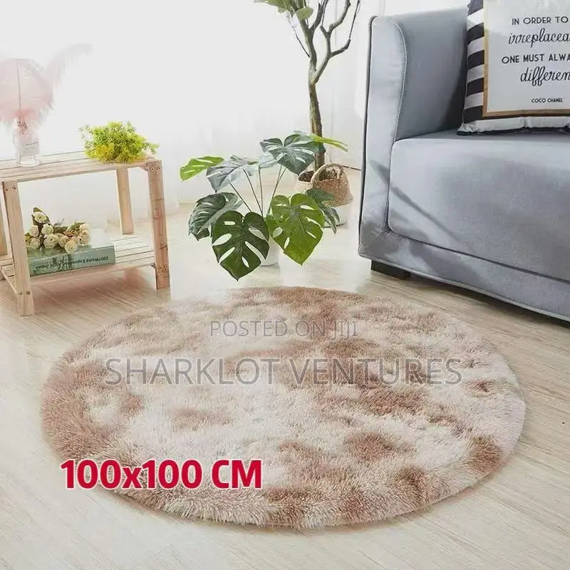 Round Center Fluffy Mat