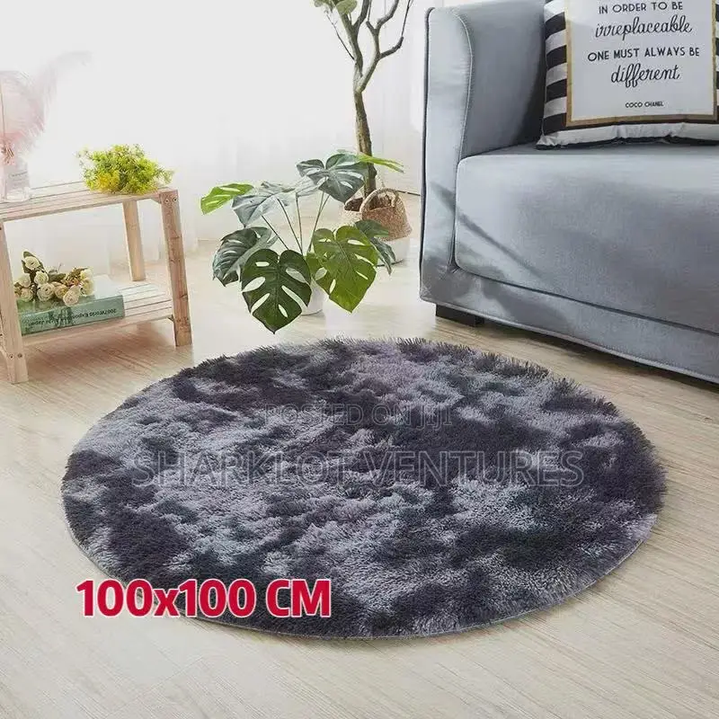 Round Center Fluffy Mat