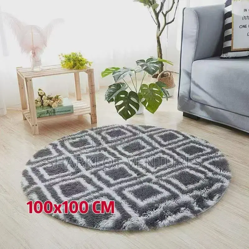 Round Center Fluffy Mat