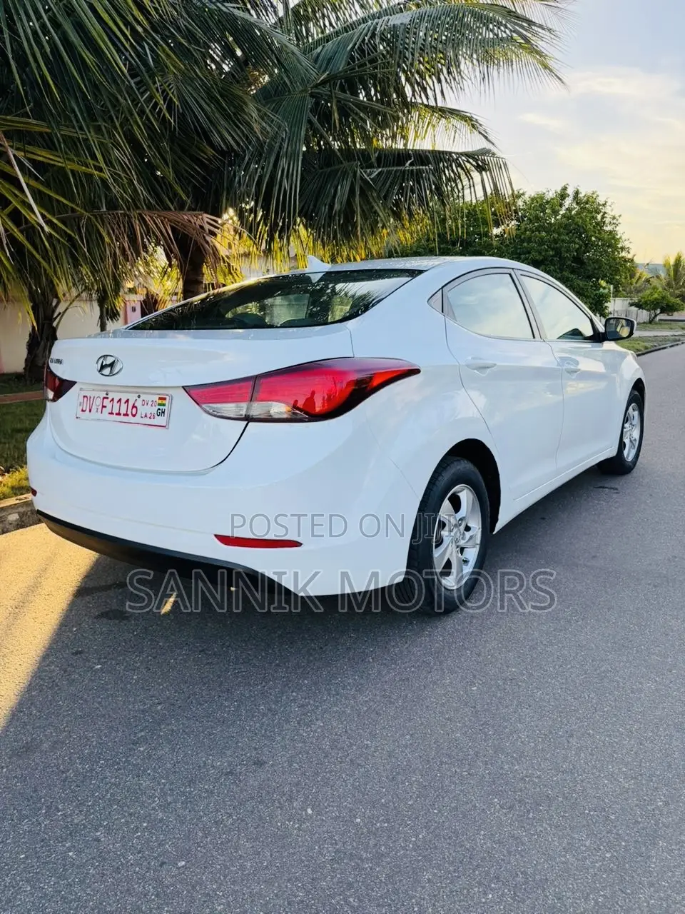 Hyundai Elantra SE 4dr Sedan (1.8L 4cyl 6A) 2014 White