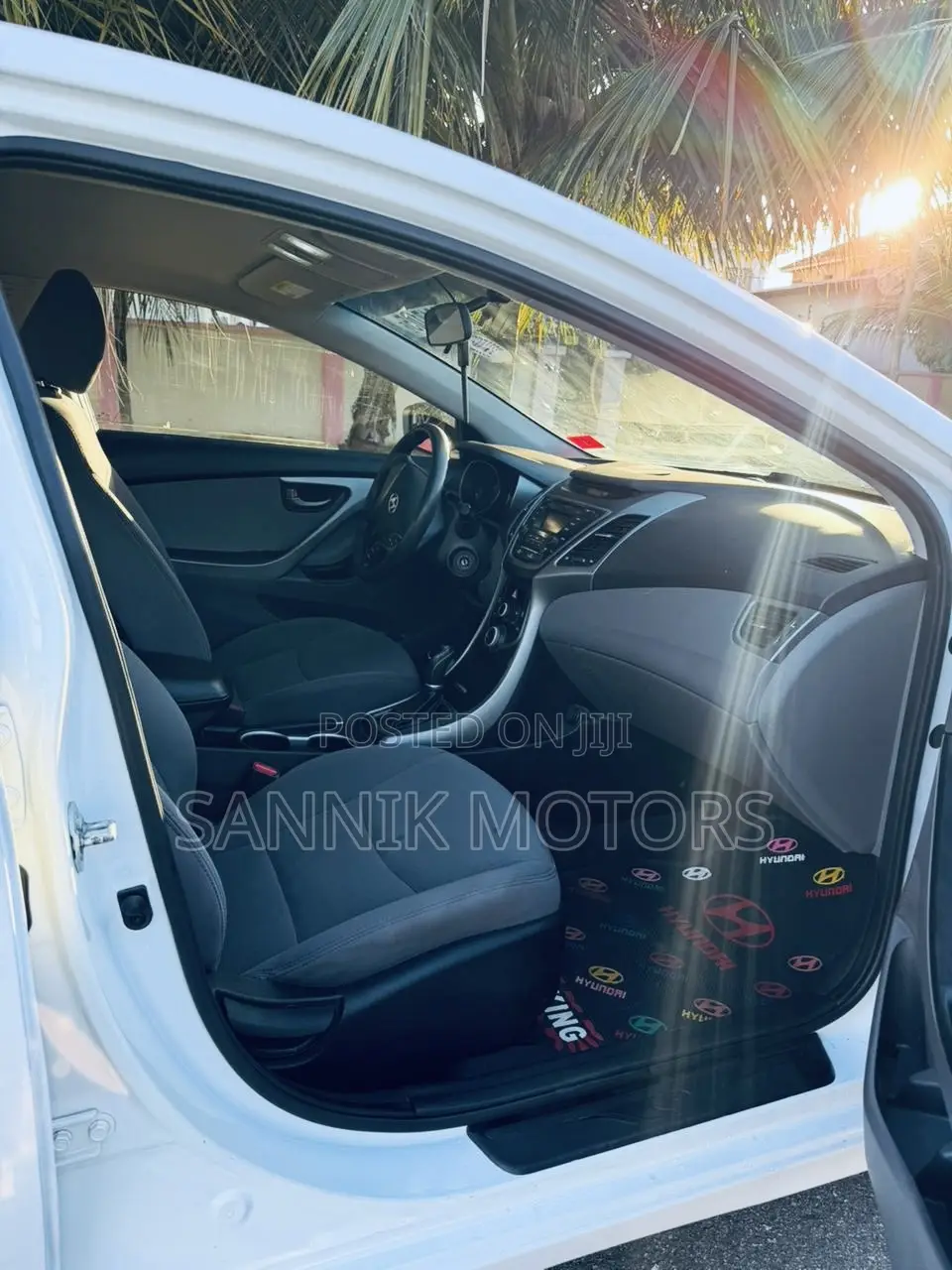 Hyundai Elantra SE 4dr Sedan (1.8L 4cyl 6A) 2014 White