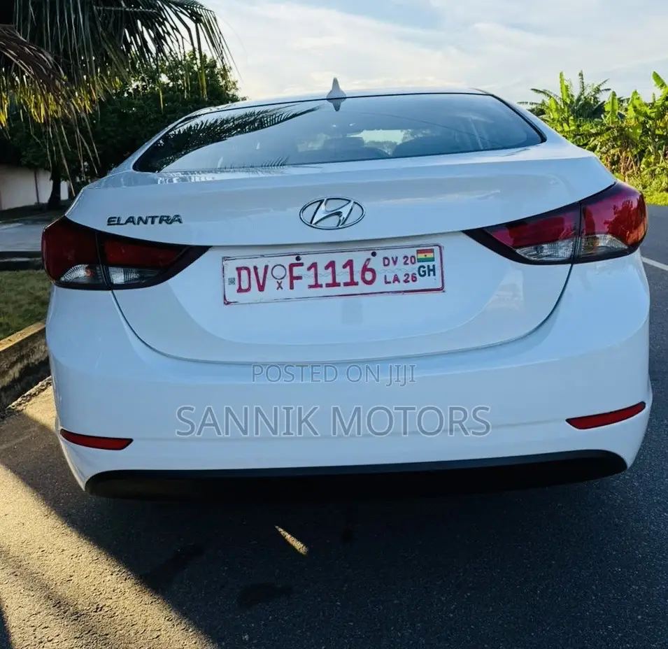 Hyundai Elantra SE 4dr Sedan (1.8L 4cyl 6A) 2014 White