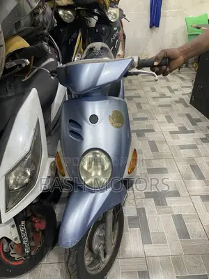 Suzuki Burgman 2023