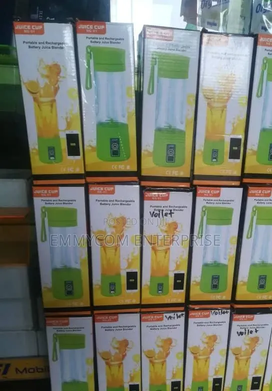 Rechargeable Mini Fruit Juicer New in Box (100gh)