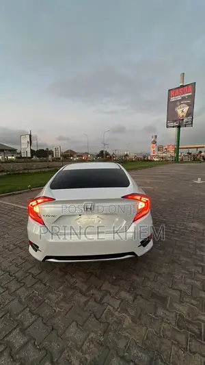 Honda Civic EX-L Sedan 2019 White