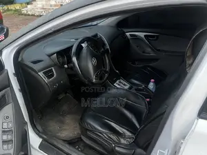 Hyundai Elantra 2012 White