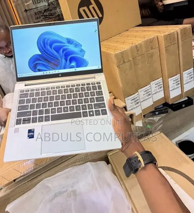 New Laptop HP EliteBook 640 G10 16GB Intel Core i7 SSD 512GB