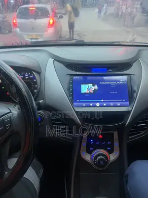Hyundai Elantra 2012 White