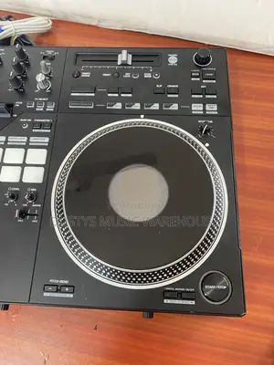Pioneer DDJ Rev 7 Controller