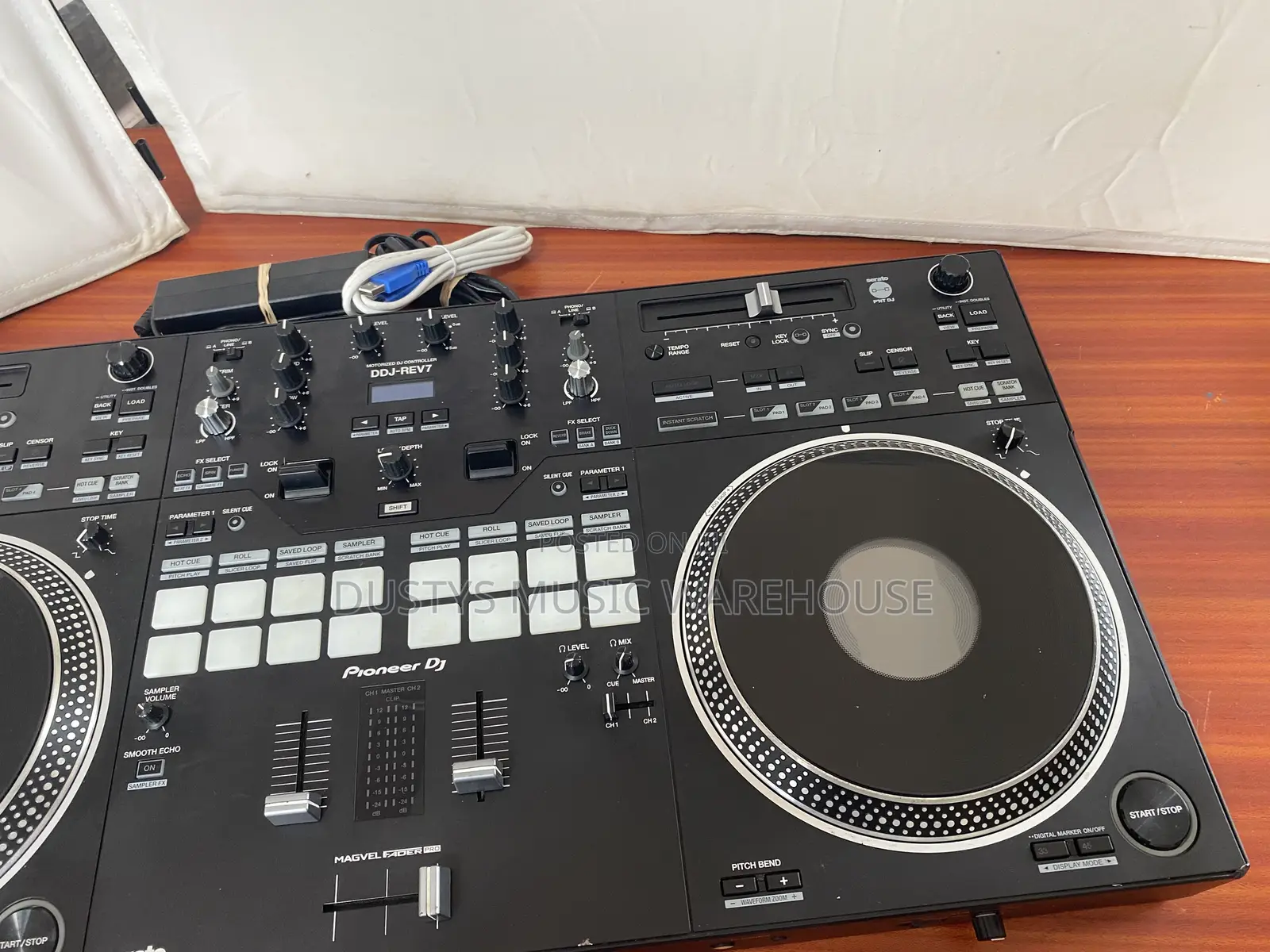 Pioneer DDJ Rev 7 Controller