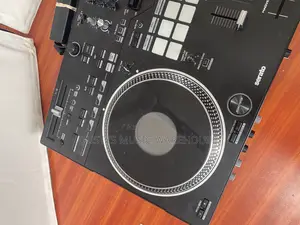 Pioneer DDJ Rev 7 Controller