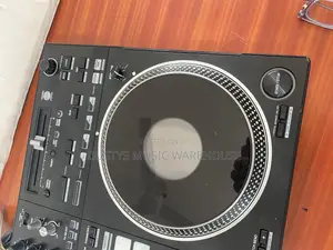 Pioneer DDJ Rev 7 Controller