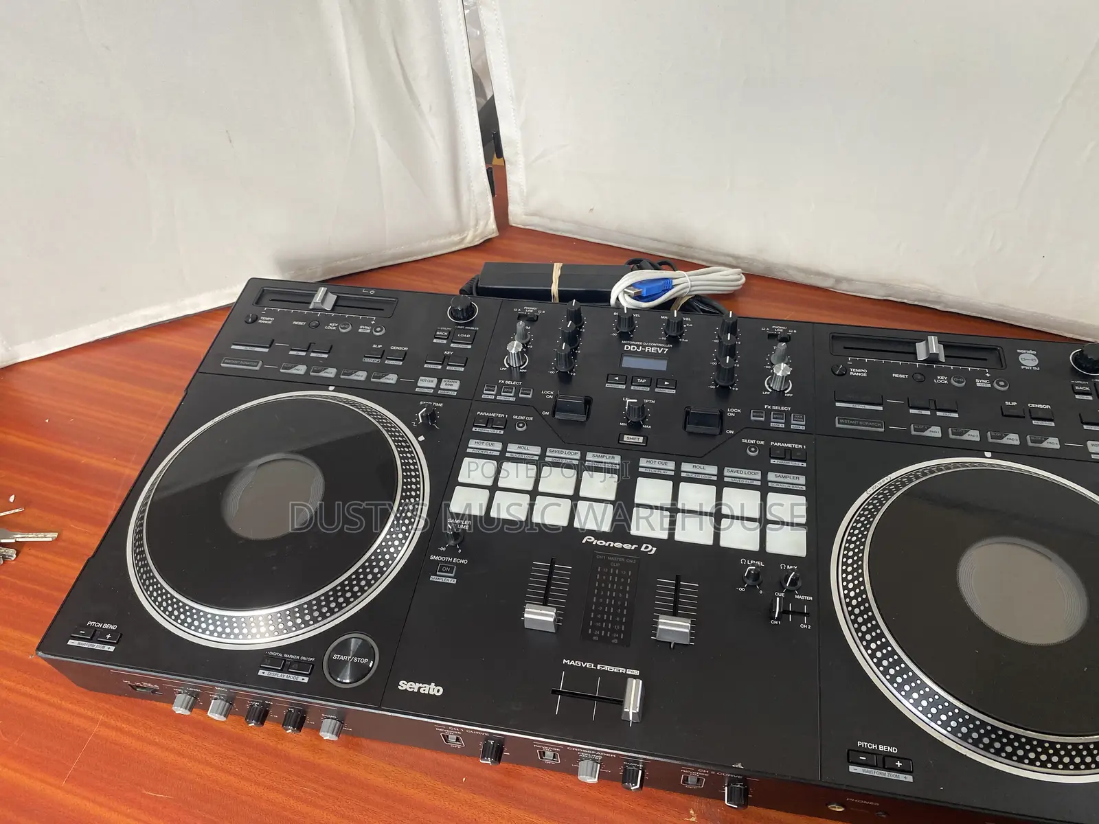 Pioneer DDJ Rev 7 Controller