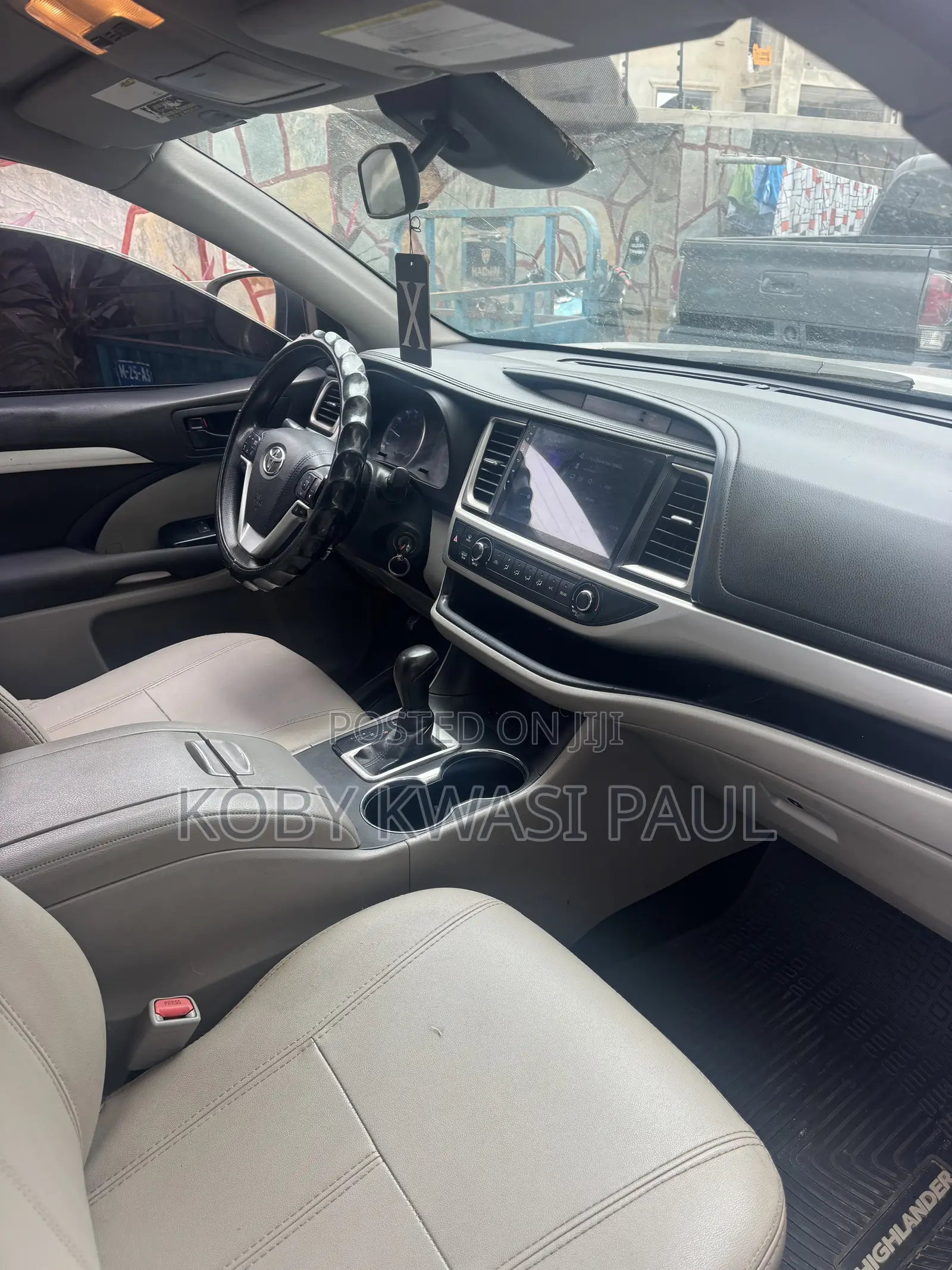 Toyota Highlander LE 2019 Silver